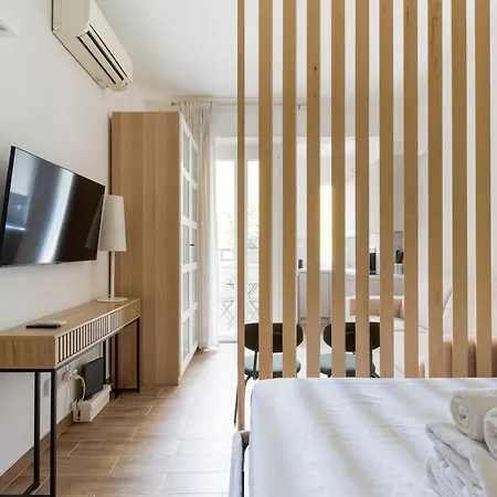 Guesthost - Forlanini M4 Modern With Balcony * 밀라노