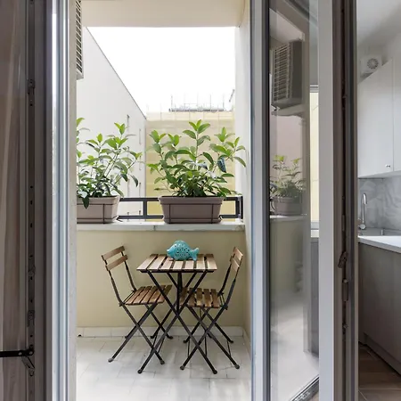 Guesthost - Forlanini M4 Modern With Balcony Lejlighed