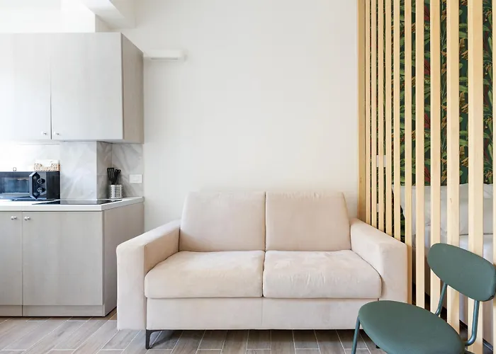 Guesthost - Forlanini M4 Modern With Balcony * Milano