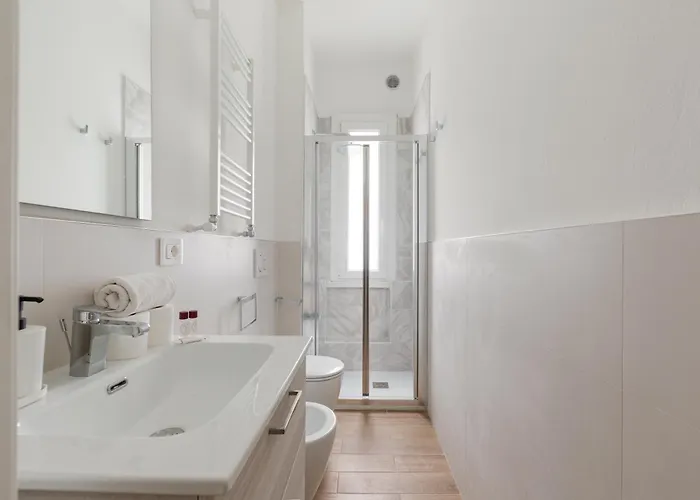 Lejlighed Guesthost - Forlanini M4 Modern With Balcony *