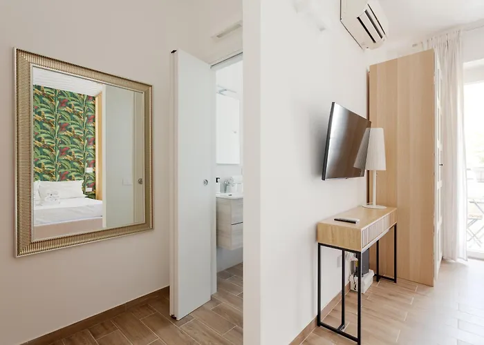 Guesthost - Forlanini M4 Modern With Balcony Lejlighed *