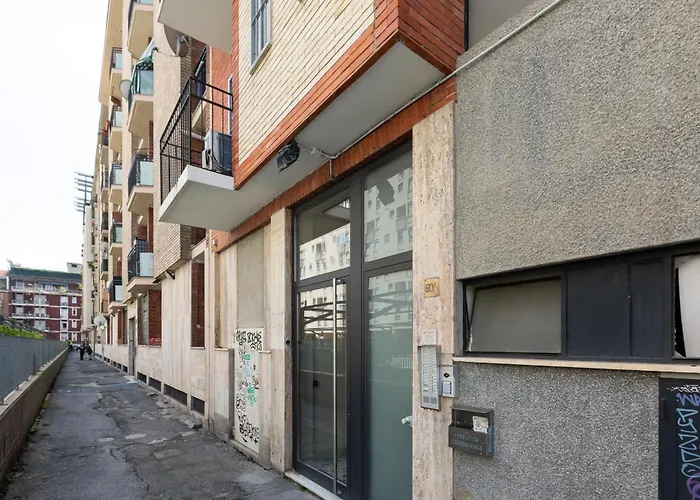 Guesthost - Forlanini M4 Modern With Balcony * Milano