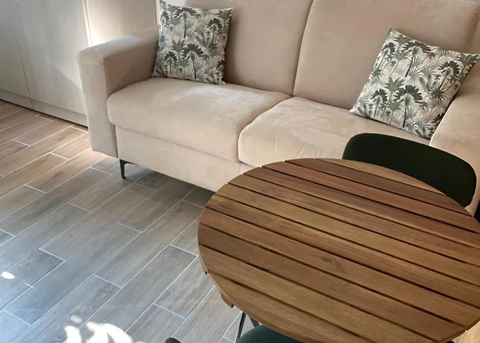 Guesthost - Forlanini M4 Modern With Balcony